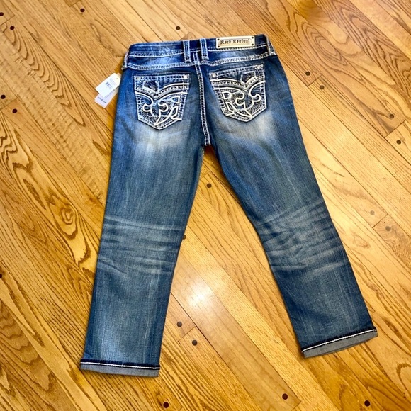 NWT ROCK REVIVAL EBBA EASY CROP JEANS - Picture 2 of 15